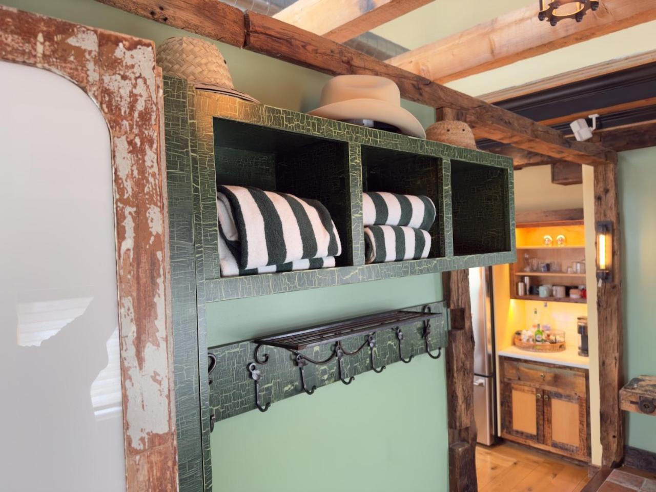 Magical Post And Beam Loft Downtown Newport! Hotel Exterior photo